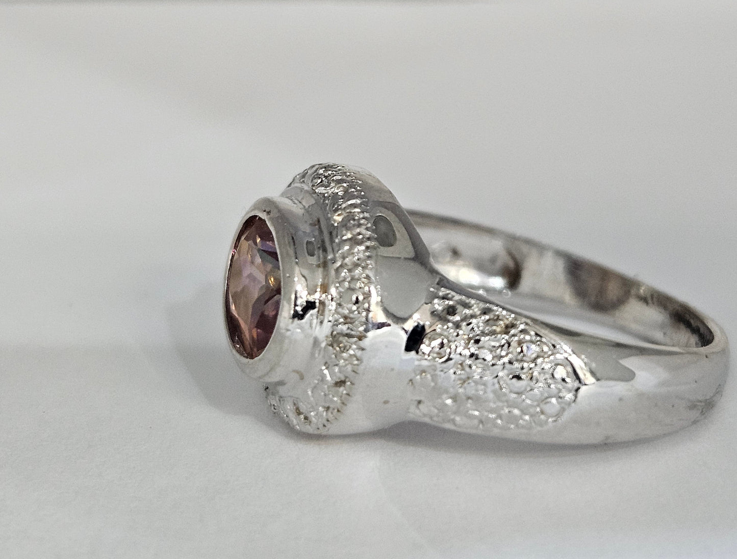 14k White Gold Amatron / Diamond 0.04ct Ladies Ring