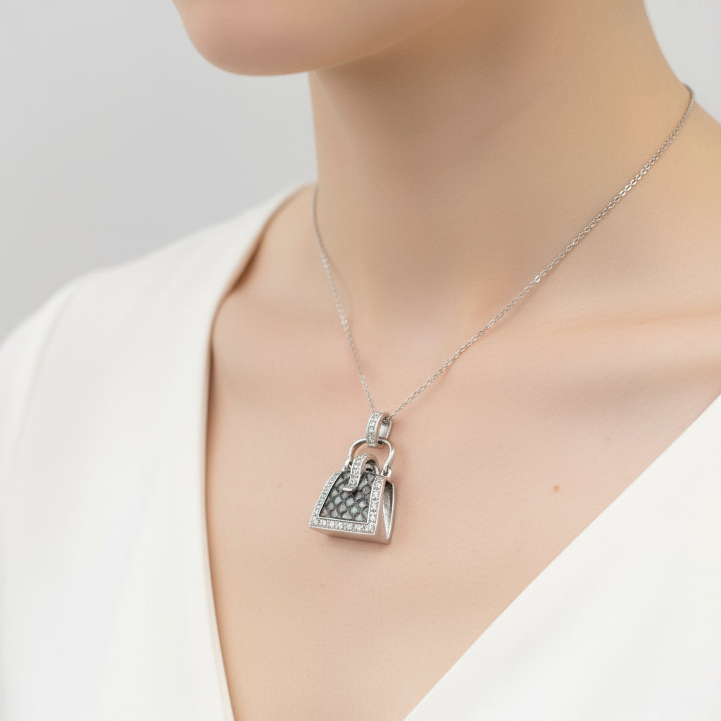 14k White Gold Diamond .09 ctw / Mother of Pearl Pendant with 14k wg cable chain