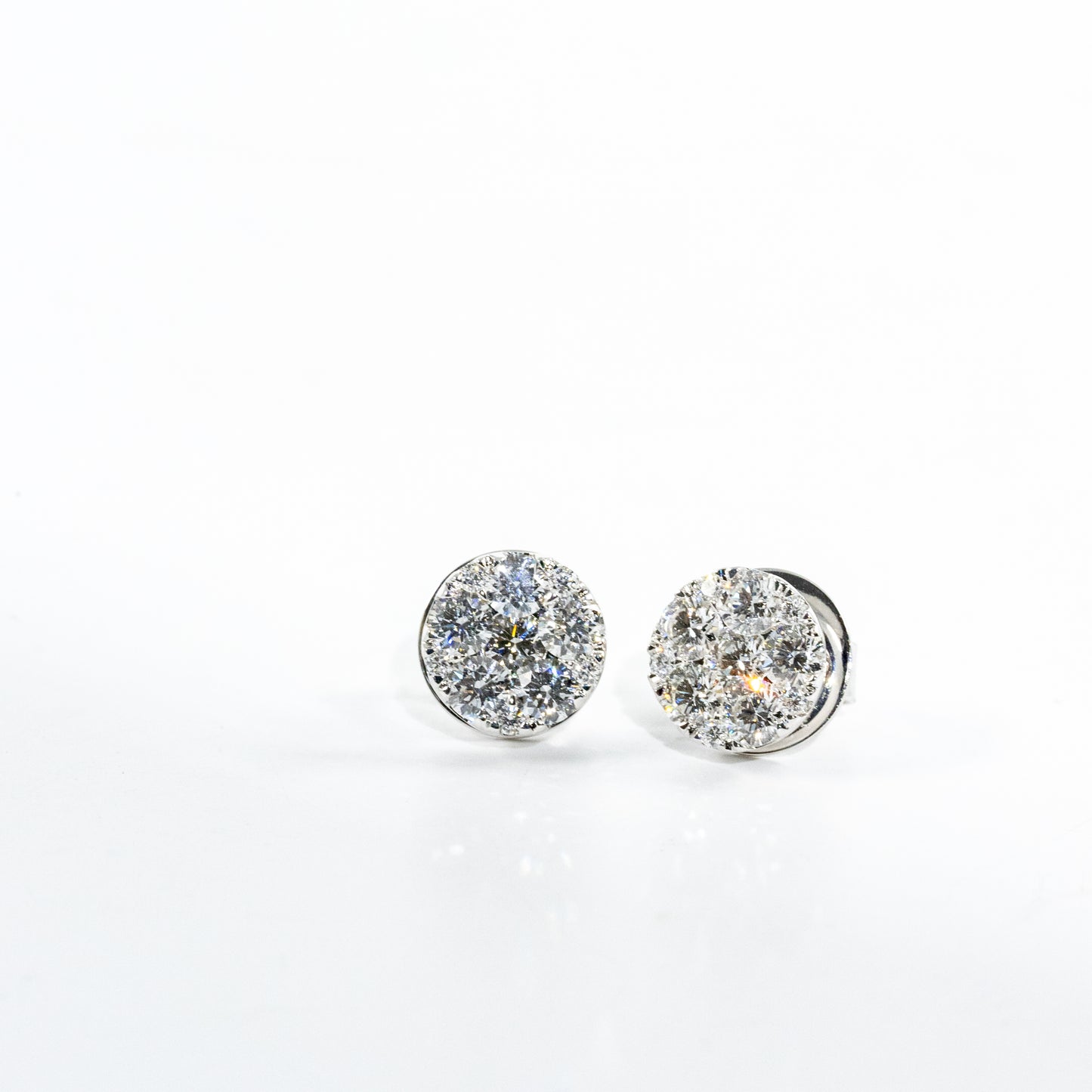14kt White Gold Clustered Diamond Earrings 1.0ct