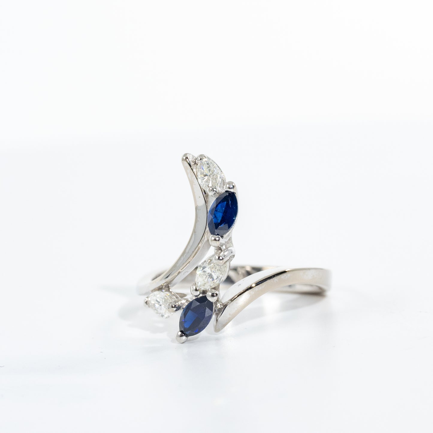 18k White Gold Diamond Sapphire Ladies Ring