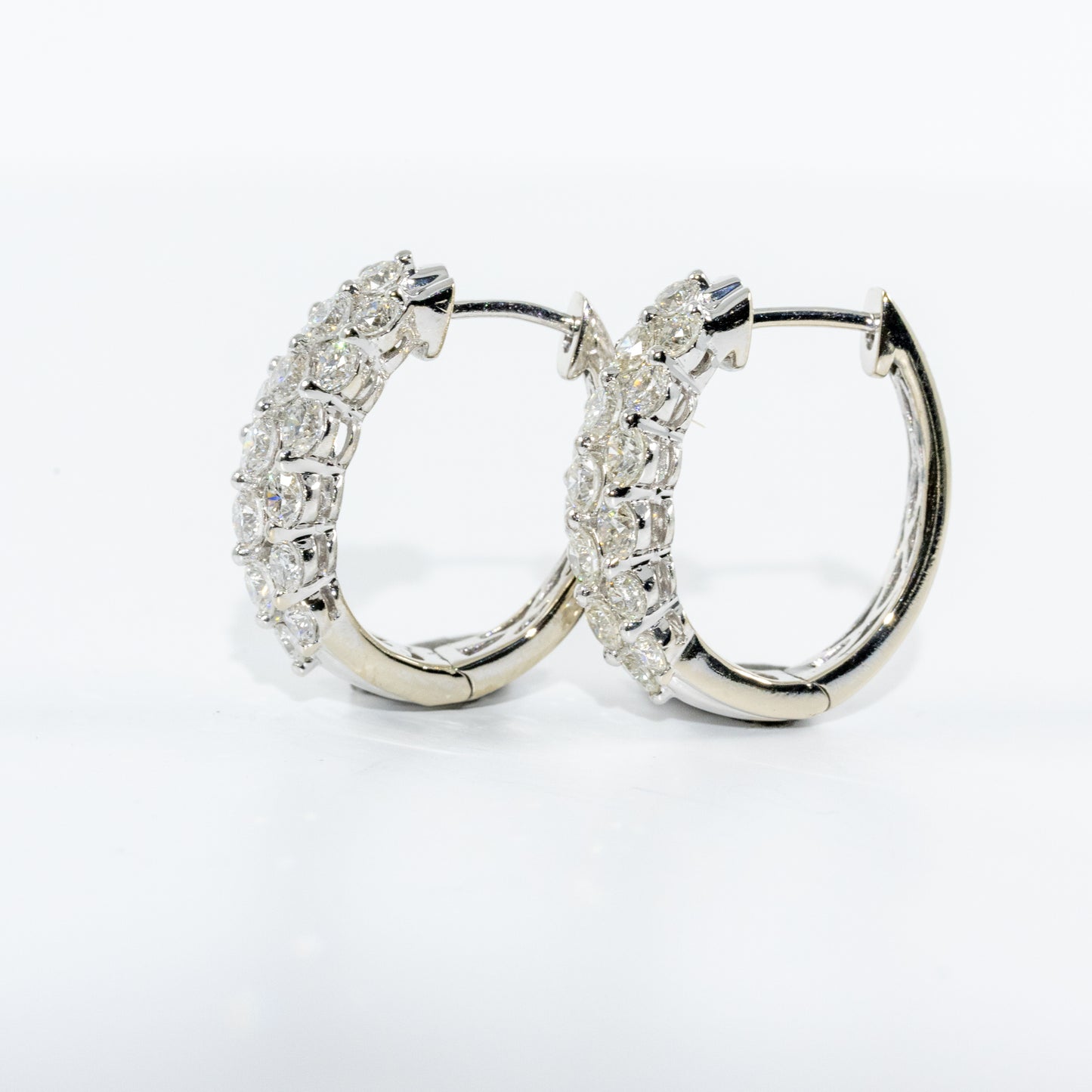 18kt White Gold Diamond Earrings