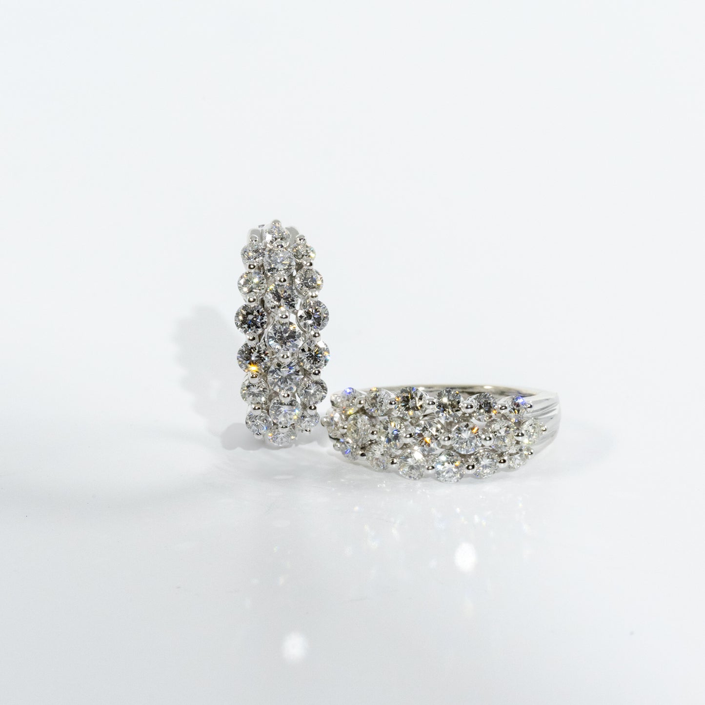 18kt White Gold Diamond Earrings