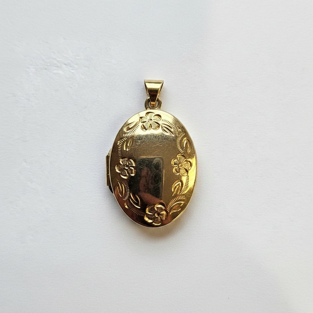 14k Yellow Gold Flower Design Locket