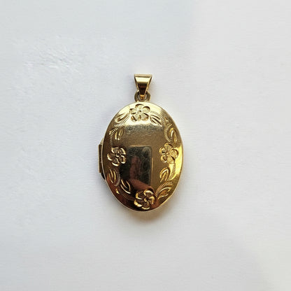 14k Yellow Gold Flower Design Locket