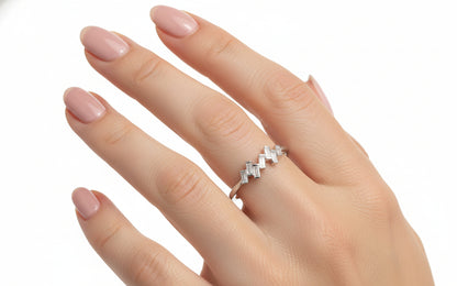 14K/WHITE GOLD LADIES RING 0.10 CTW RYM